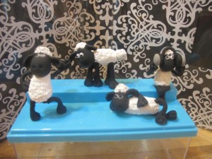 Selain angry bird pemula juga dapat membuat set shoun the sheep . 